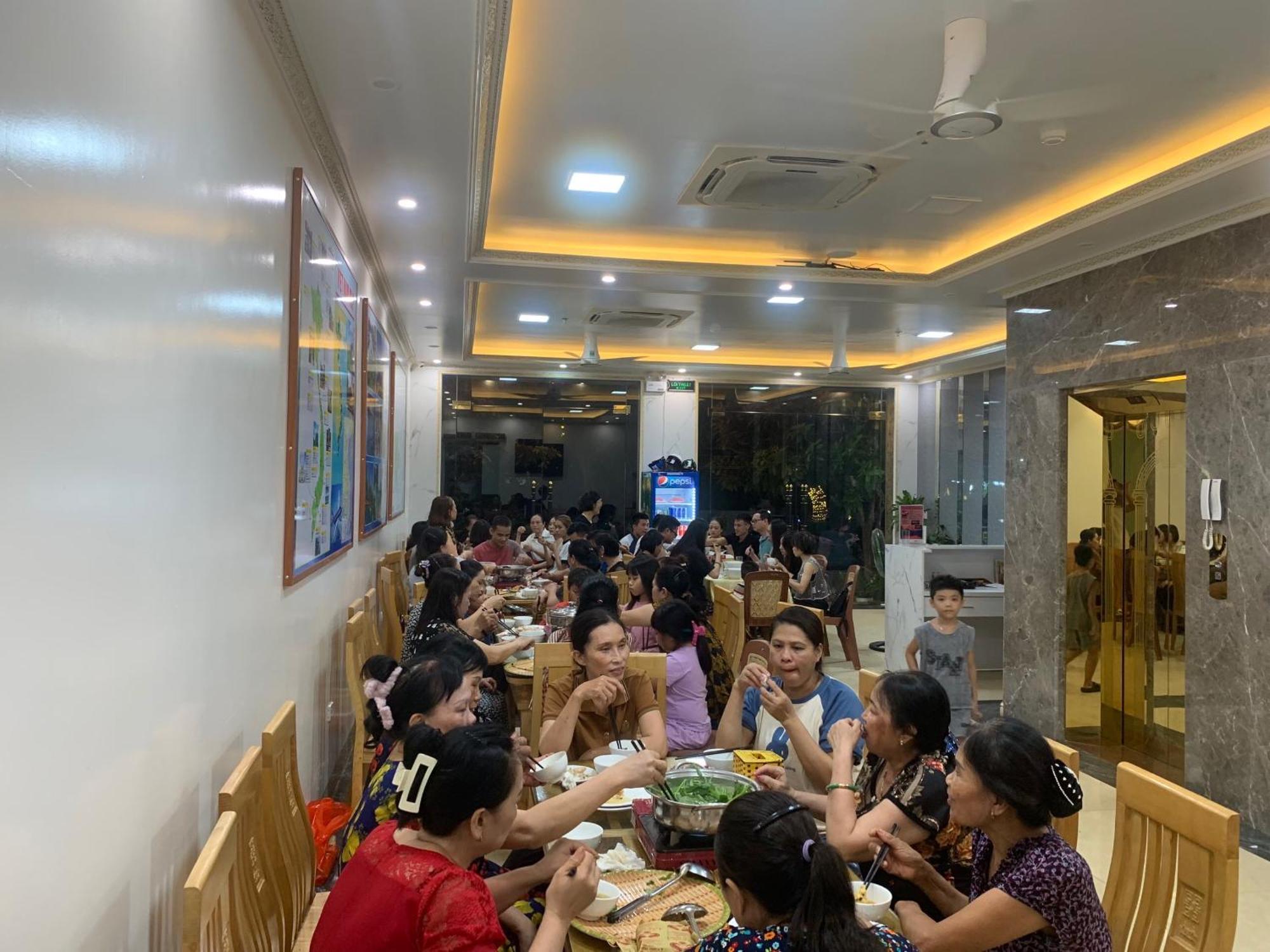 Tung Quang Hotel Dong Khe Sau Exterior photo