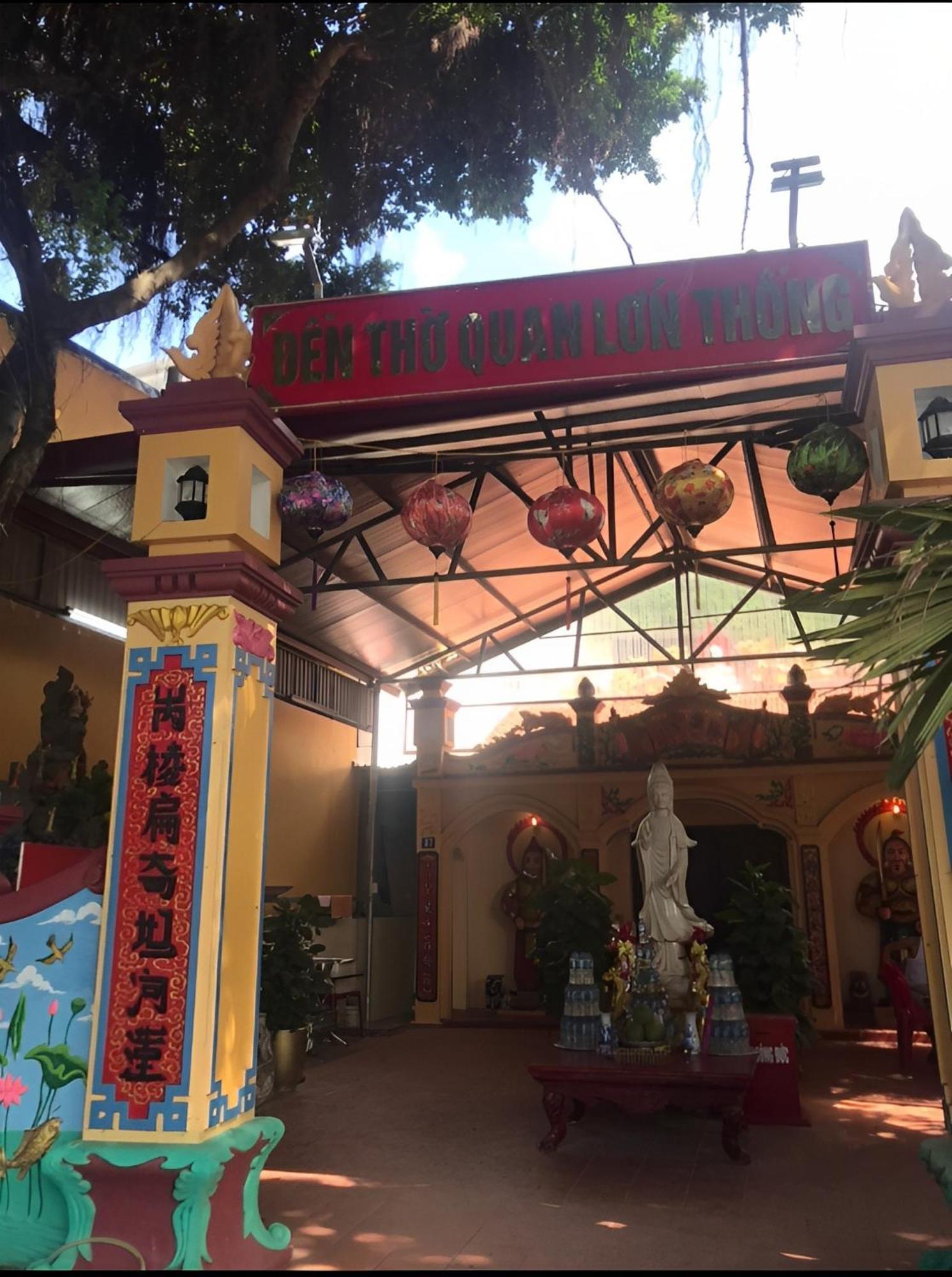 Tung Quang Hotel Dong Khe Sau Exterior photo