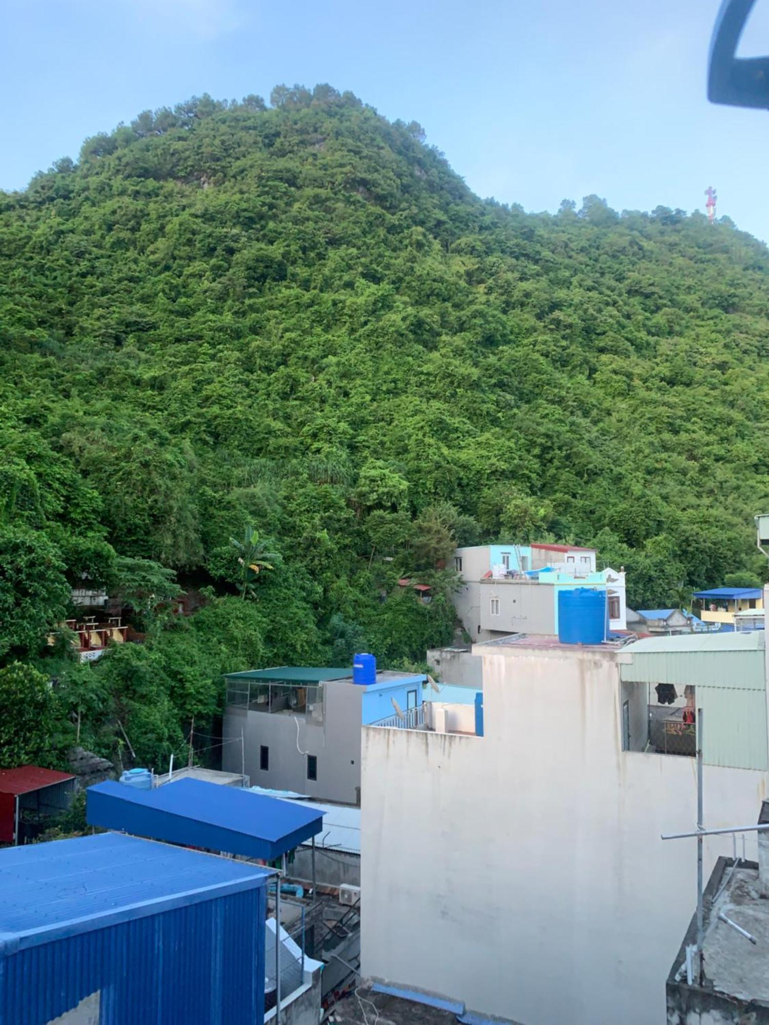 Tung Quang Hotel Dong Khe Sau Exterior photo