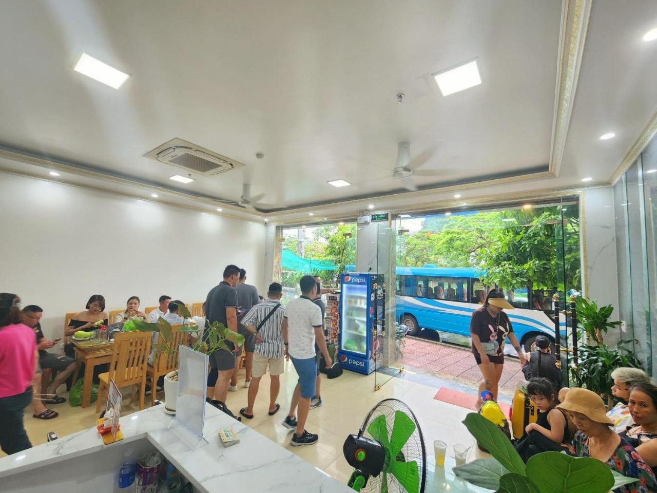 Tung Quang Hotel Dong Khe Sau Exterior photo