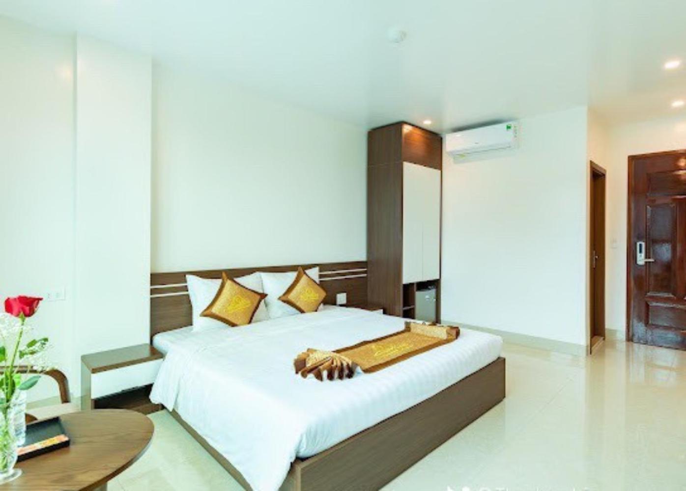 Tung Quang Hotel Dong Khe Sau Exterior photo