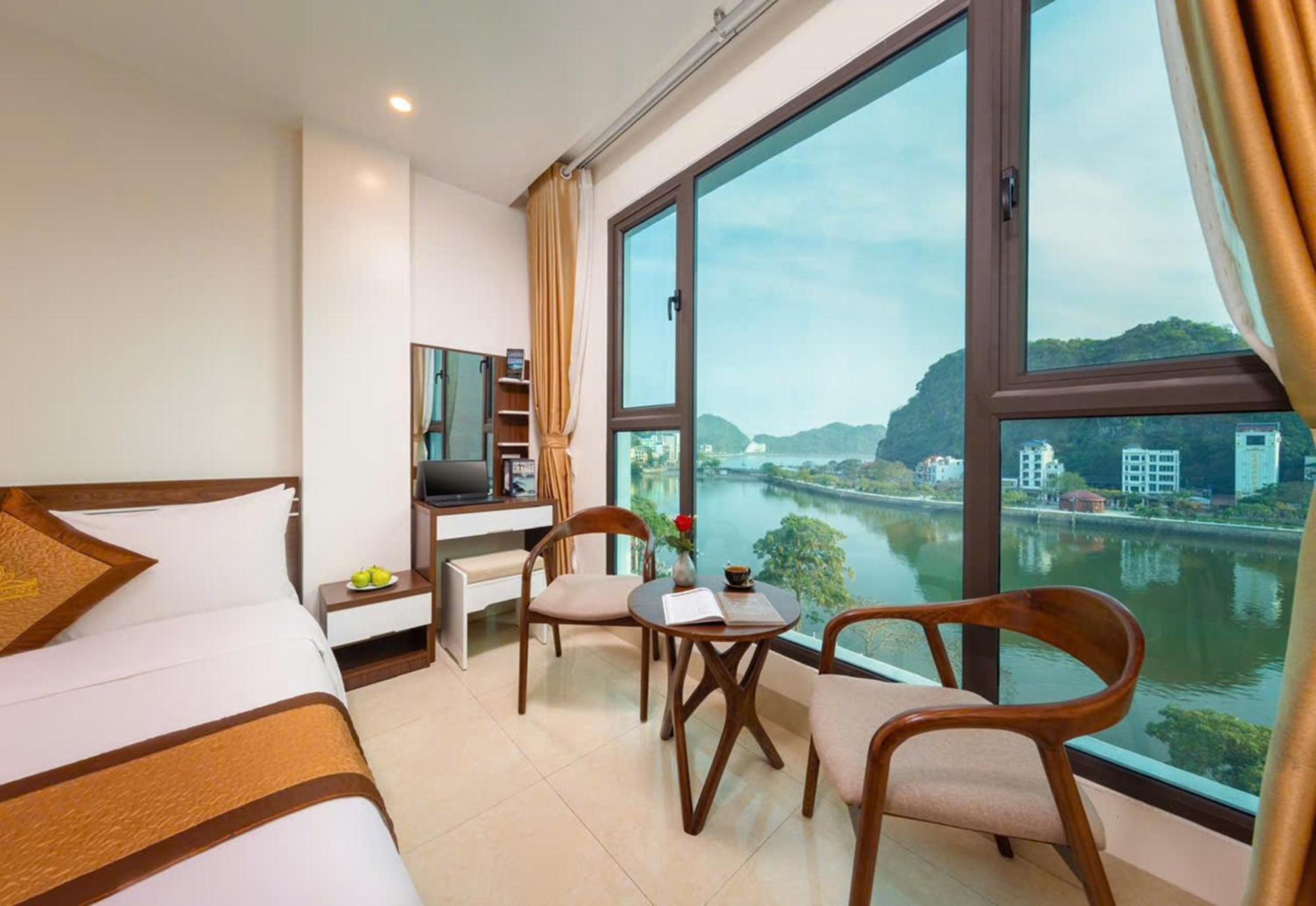 Tung Quang Hotel Dong Khe Sau Exterior photo