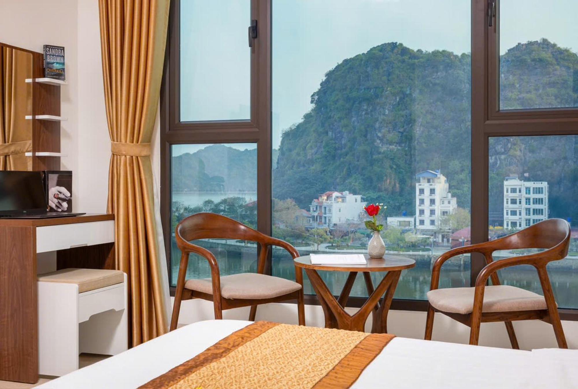 Tung Quang Hotel Dong Khe Sau Exterior photo
