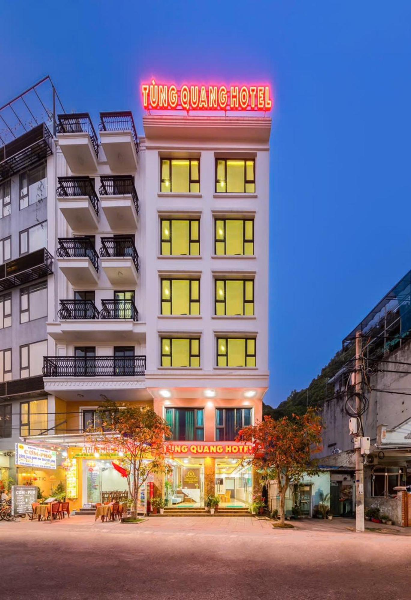 Tung Quang Hotel Dong Khe Sau Exterior photo